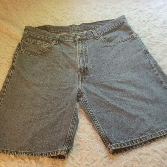 Levi's 550 Relaxed Fit Sz. 34 Blue Jean Shorts with Pockets - Picture 1 of 5
